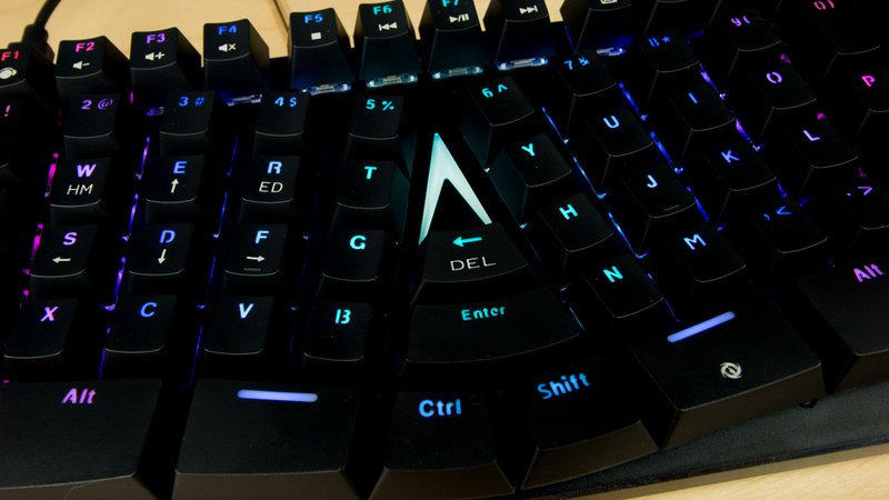 Illustration for article titled X-Bows Ergonomic Keyboard Review: Strange Shape, Great Typing